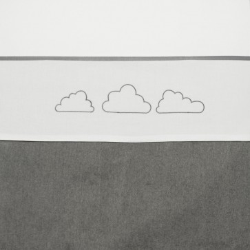 Meyco Katoenen laken Little clouds - wolkjes grijs 75x100 cmMeyco Katoenen laken Little clouds - wolkjes grijs 75x100 cm